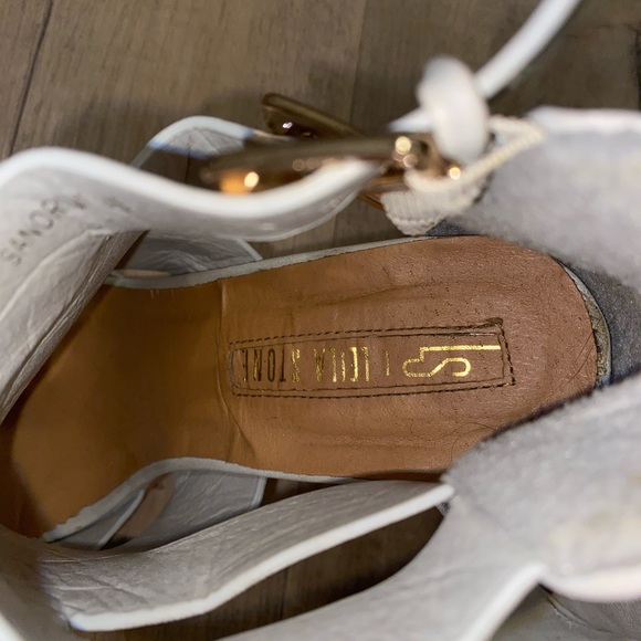 SET OF 2: Shoe Dazzle Sandals - Picture 4 of 5